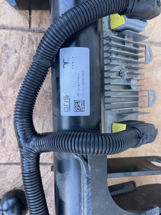 Ansamblu carlig complet original Tesla Y 3