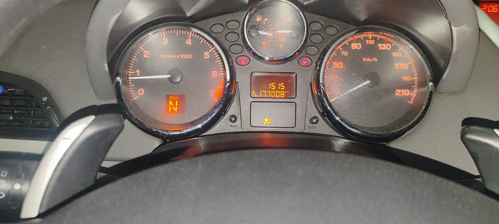 Автомобиль пежо 207