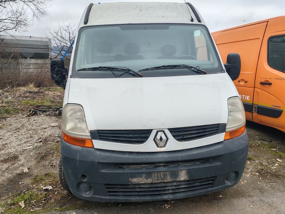 Dezmembrez Renault Master 2.5 L2H2 2007