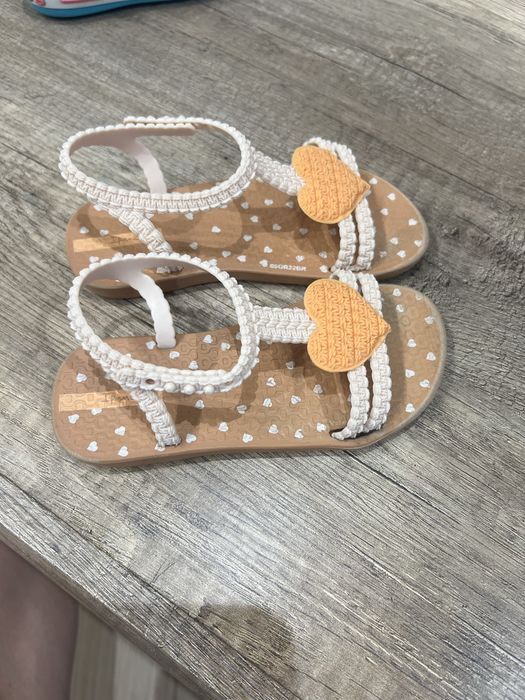 Сандали crocs ipanema gioseppo