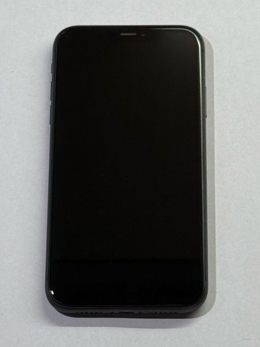 iPhone 11 Black 93% battery