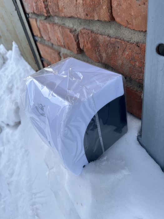 Продается диспенсер для туалетной бумаги