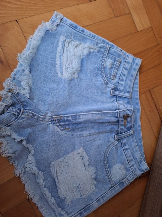 Дамски къси гащи