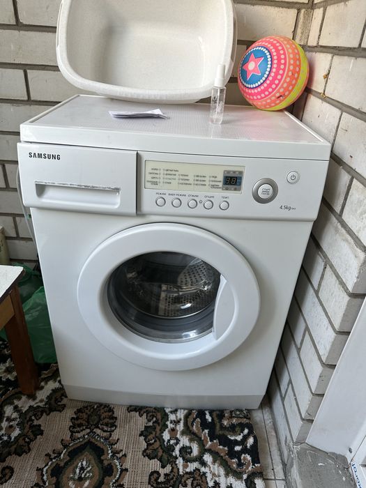 Продам стиральную машинку