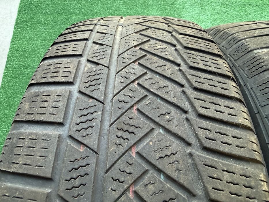 4бр. Зимни Гуми С Борд 215/65R/17 SUV -CONTINENTAL- DOT:1719- 4.9мм.+3.3мм. *60€ за 4бр.*