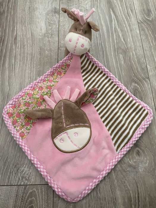 Paturică pentru somn cu jucarie de pluș