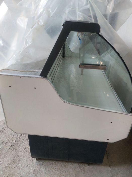 Холодильник сотилади