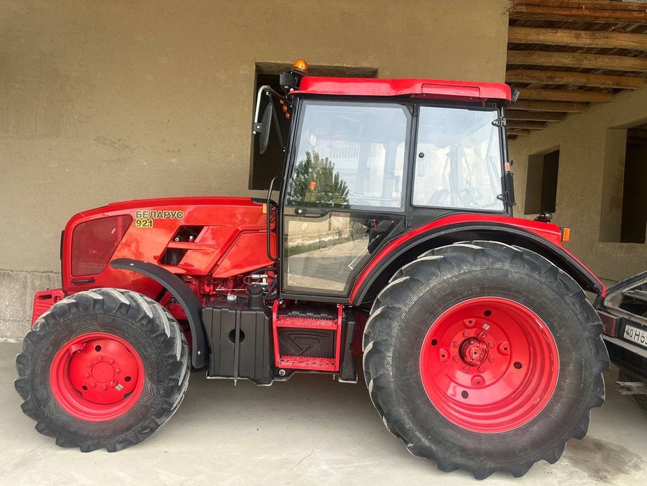 Belarus 921 2 traktori sotiladi