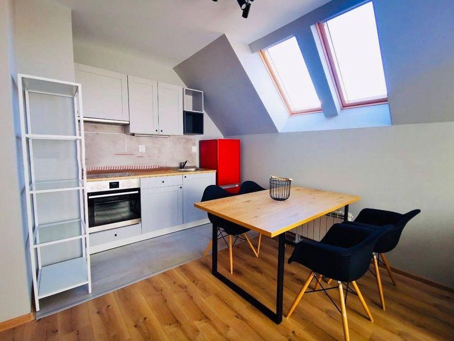 Дава се под наем Двустаен апартамент в София, Център - 70 кв.м за 698.19 € - Снимка #1