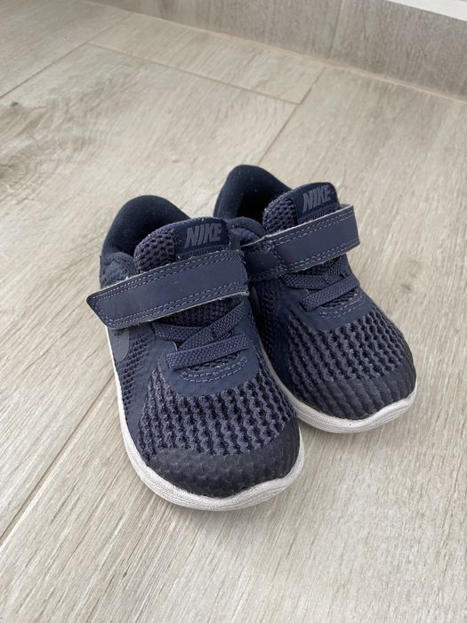 Детски маратонки Nike revolution 4