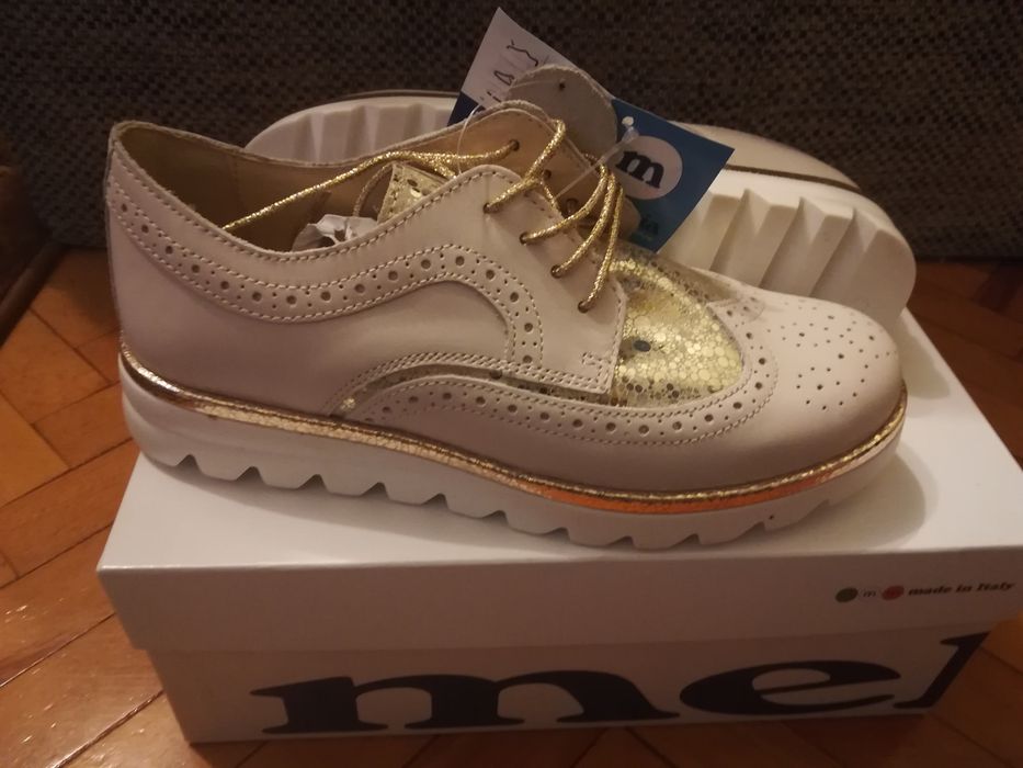 Pantofi nr 36 noi cu eticheta, Melania