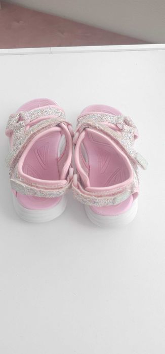 Sandalele Skechers nr 24