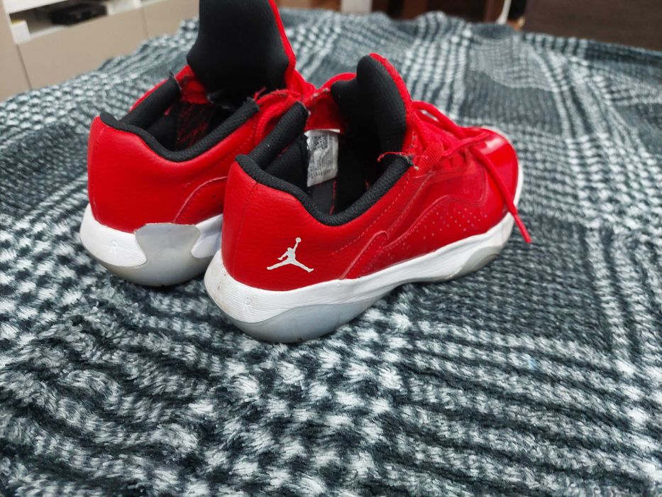 adidasi Jordan marimea 36,5