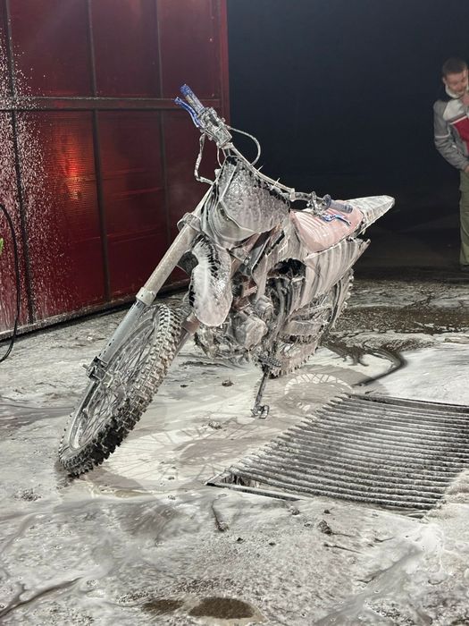 Продам мотоцикл эндуро 250 кубов