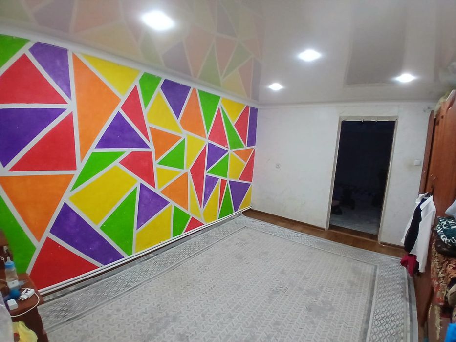 Продам дом в месте гаражом.