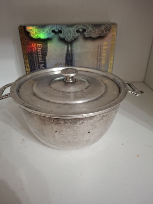 Кастрюлю  мельхиоровые