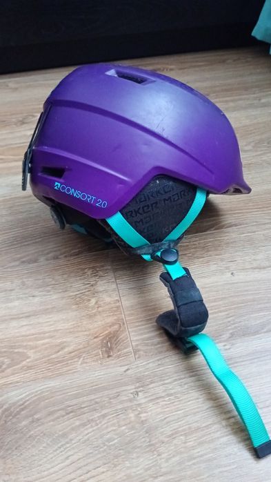 Vand clapari, casti si pantaloni ski