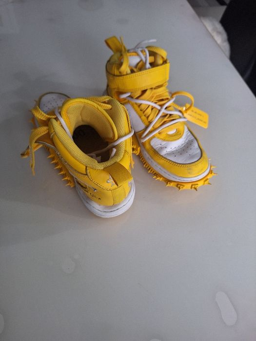 Vând Nike Air Force 1 MID Off White