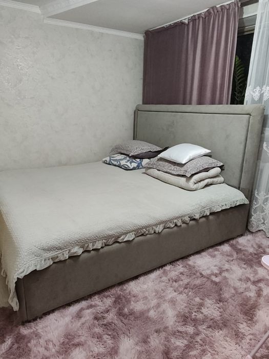 Продам двухспальную кровать 200×180