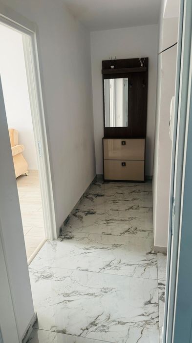 Inchiriez apartament