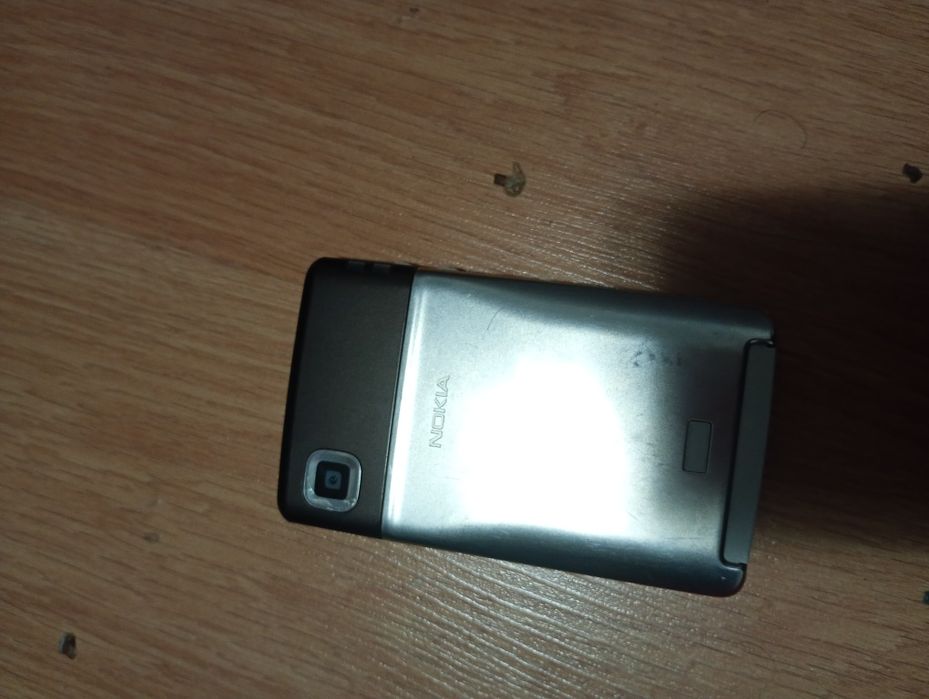 Vând Nokia e61 i liber de rețea trimit și prin curier sau posta