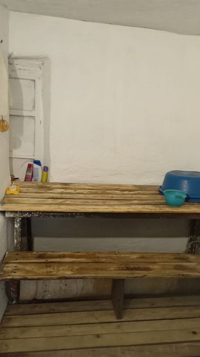 Продам два дома.