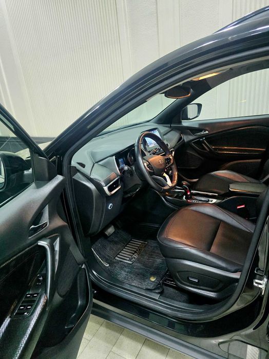 Tracker Redline 2025