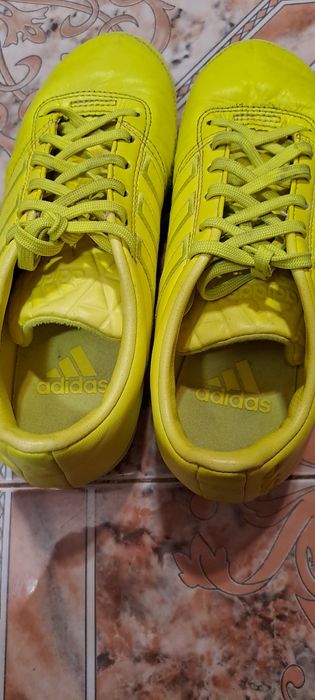 Футболни обувки Adidas за шампиони