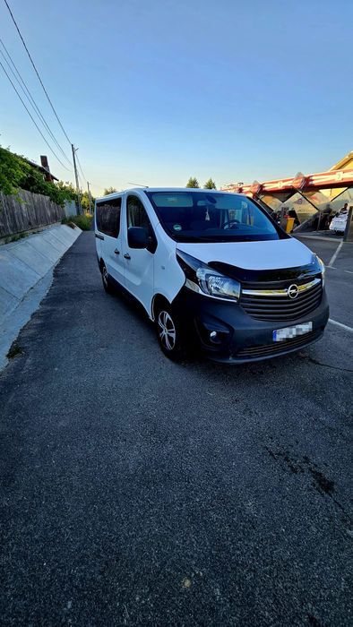 Opel  Vivaro 2017   8+1 locuri