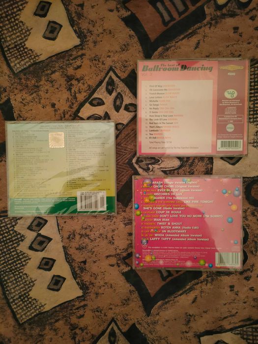 Продавам видеокасети и CD с музика