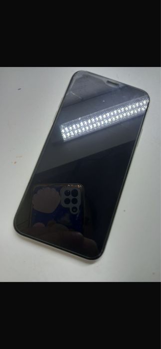 Обменяю Iphone X, есть недостатки