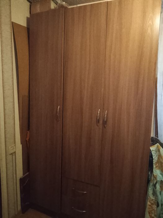Срочно продам шкаф
