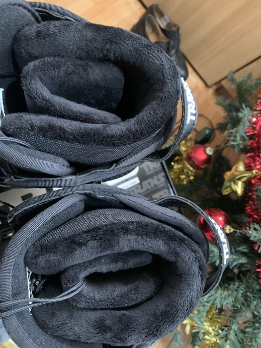 Boots Trans noi-Burton cu Boa