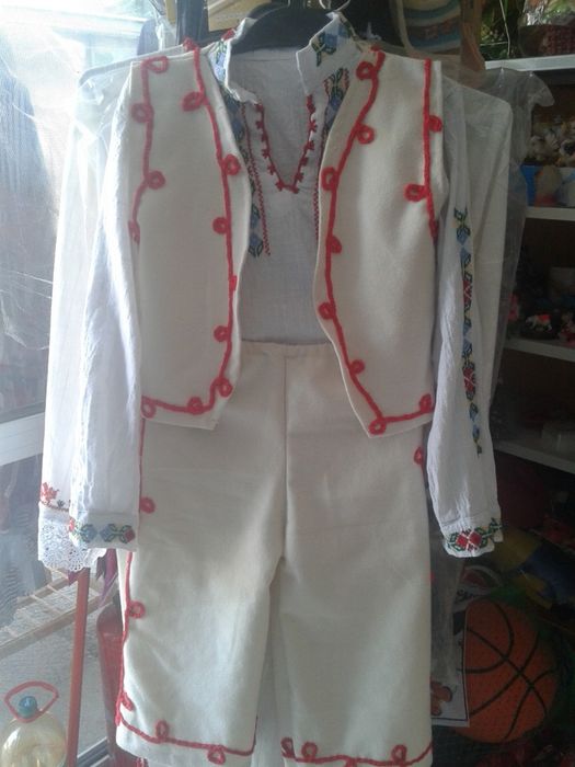 Бродирани ризи