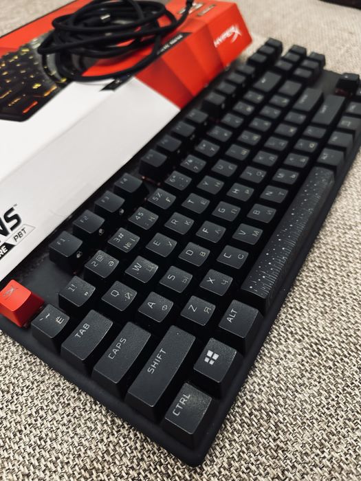 Продам б/у клавиатуру HyperX origins core pbt