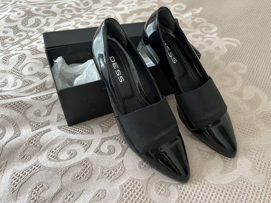 Елегантни дамски лачени обувки от естествена кожа, български, номер 37