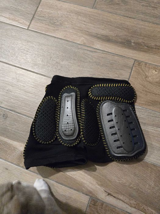 Защитни шорти за тийнейджъри за мотоспорт, сноуборд и ролкови кънки