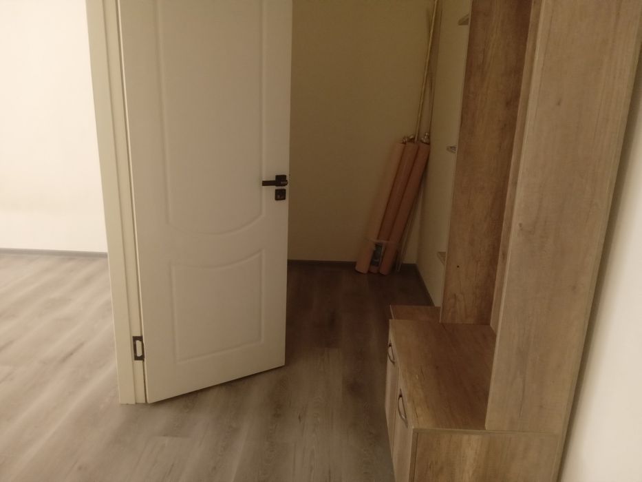 Goliston shaxar 2 mavzeda honadon sotiladi.