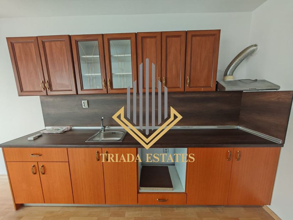 Дава се под наем Тристаен апартамент в Бургас, Възраждане - 108 кв.м за 448.8 € - Снимка #10