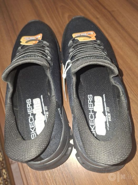 Продаются кроссовки Skechers Slip Ins