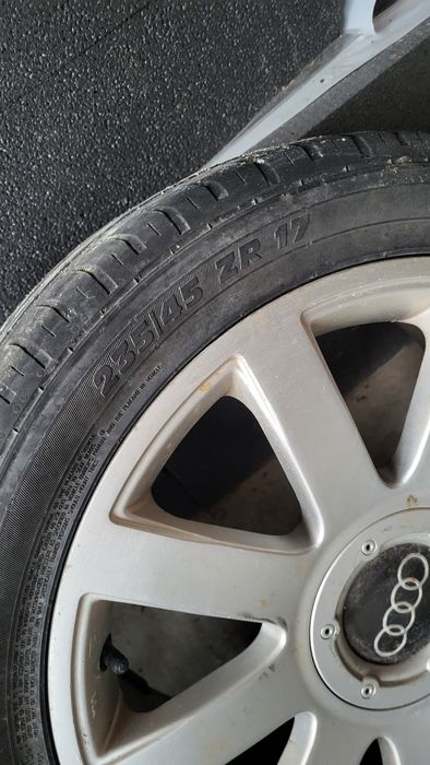 Vând jante Audi 235/45 r17
