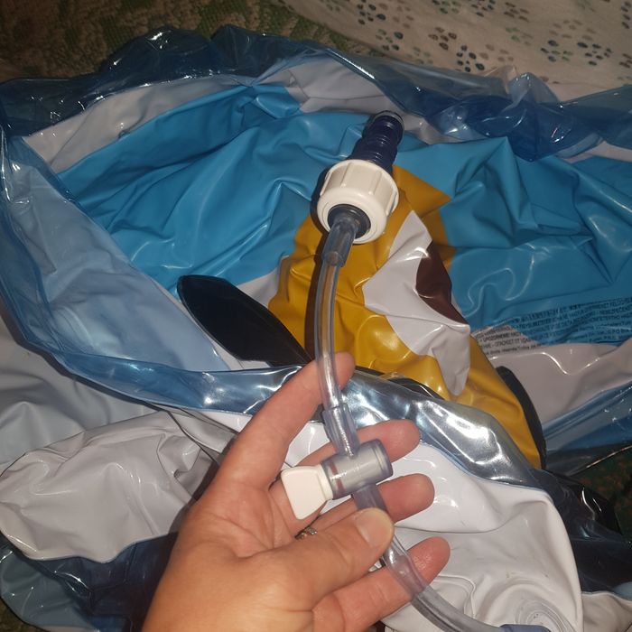 Vand ghiozdan, piscina, masa de înfasat!