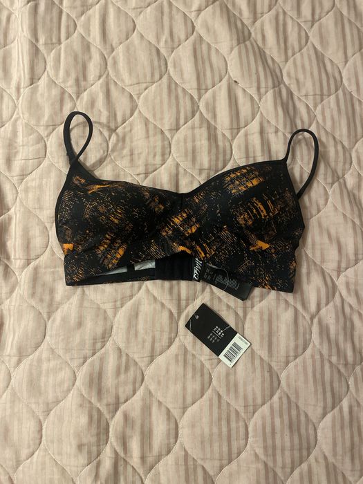 Продается тренировочный костюм