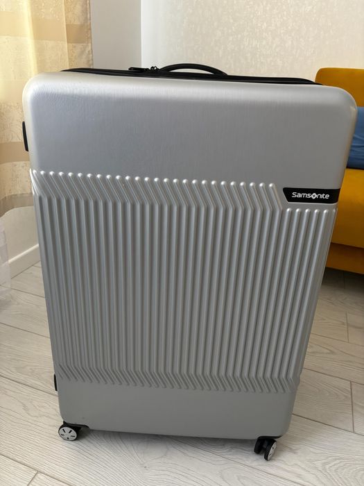Продам чемодан Samsonite XL размера