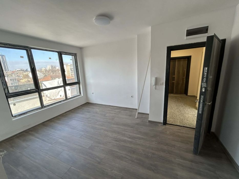 Продава се Двустаен апартамент в Пловдив, Кършияка - 75 кв.м за 1275 €/кв.м - Снимка #2