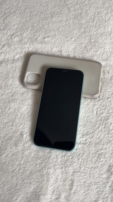 Vând iphone 11- 64 gb