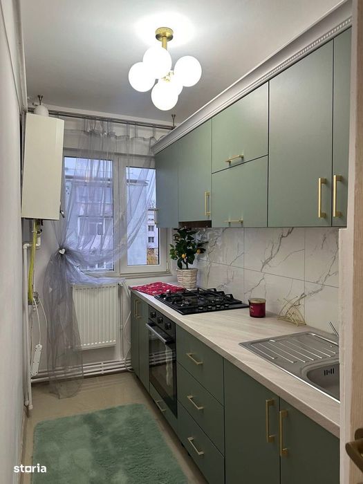De vanzare apartament cu 3 camere și balcon, renovat,mobilat și utilat