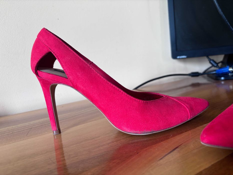 Pantofi rosii imitatie piele intoarsa marimea 37 Stradivarius