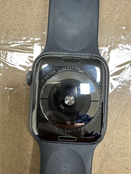 Apple watch 10 42 mm  и Apple watch 4 45mm,заключени