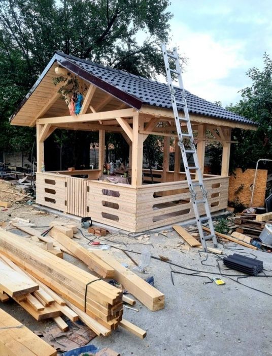 Executam Acoperișuri și reparații de urgență